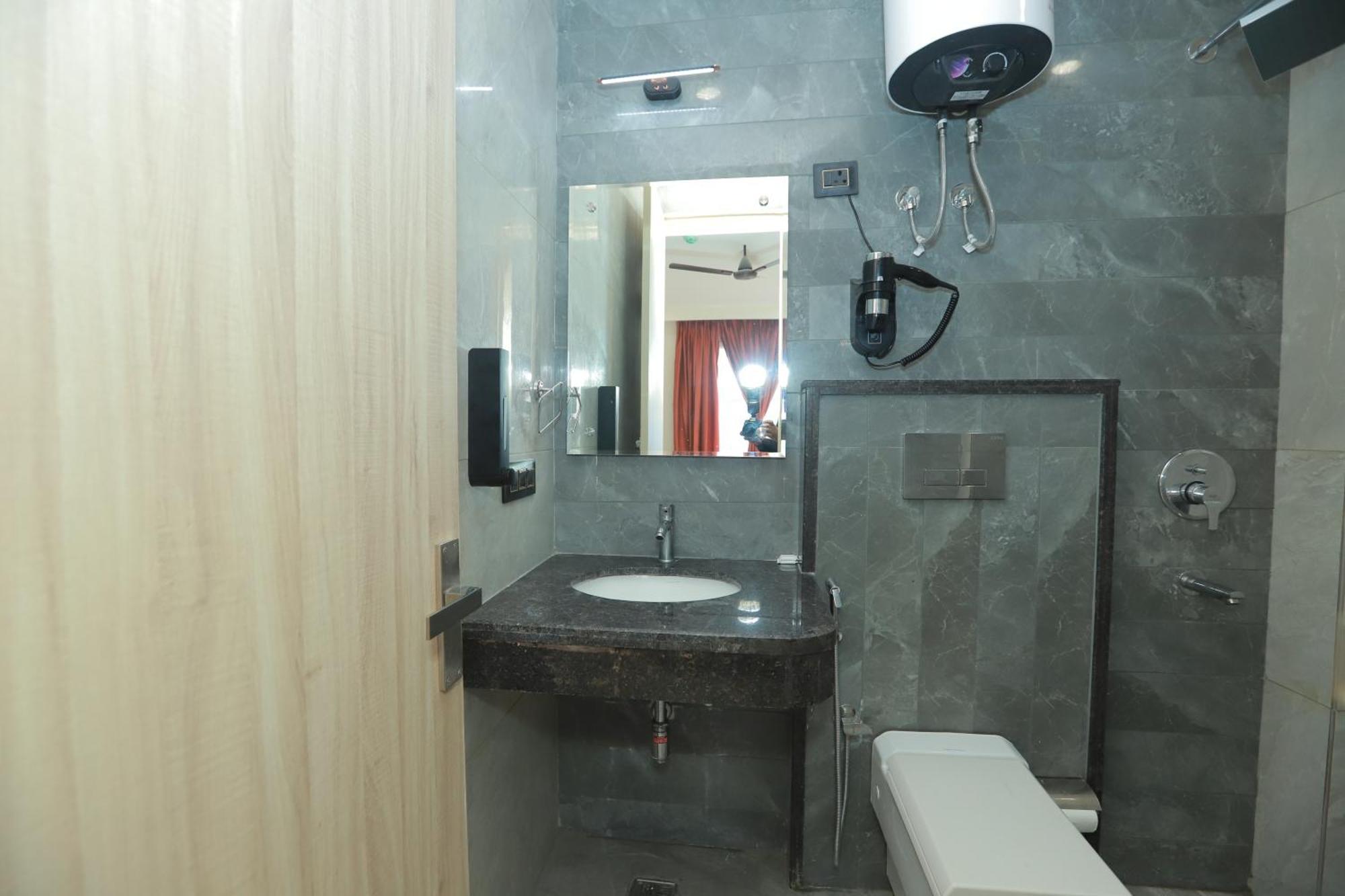 Zed Hotel - Delhi International Airport Nowe Delhi Zewnętrze zdjęcie